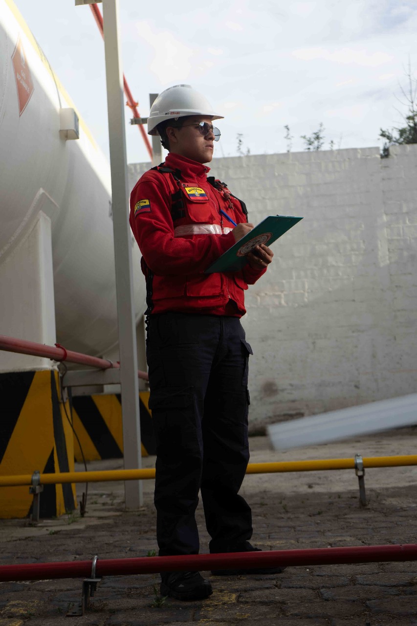 PERMISO PARA VEHÍCULOS DE TRASNPORTE DE MATERIALES PELIGROSOS Y CILINDROS DE GLP